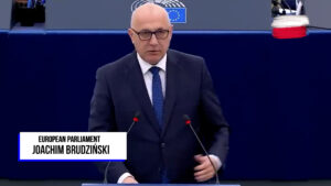 Joachim Brudziński's criticism was one of rebuke and about the breaking of promises. Citing how Poles have been let down, he blamed von der Leyen for deception and partiality. "Your management style was disastrous," he declared, emphasizing the erosion of trust in European institutions under her leadership.